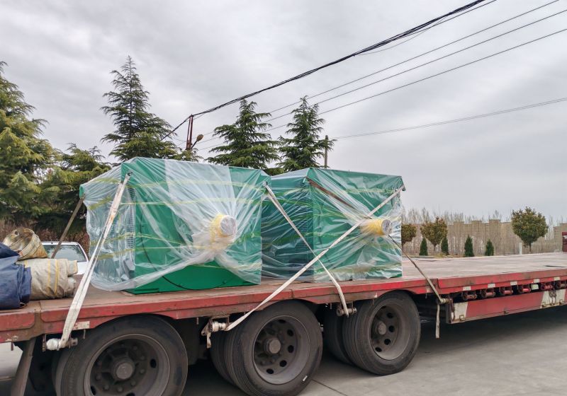 2台630kw/10kv高壓電機發往港口，準備（bèi）出口